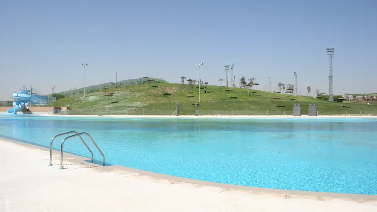 'Boom' de las piscinas de agua salada en España: "El 90% de las nuevas lleva un clorador salino"