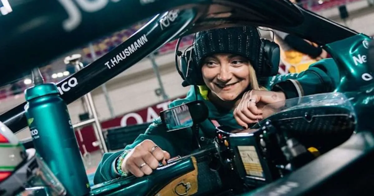 F1: Jessica Hawkins destaca barreiras que pilotas enfrentam nas categorias de base
