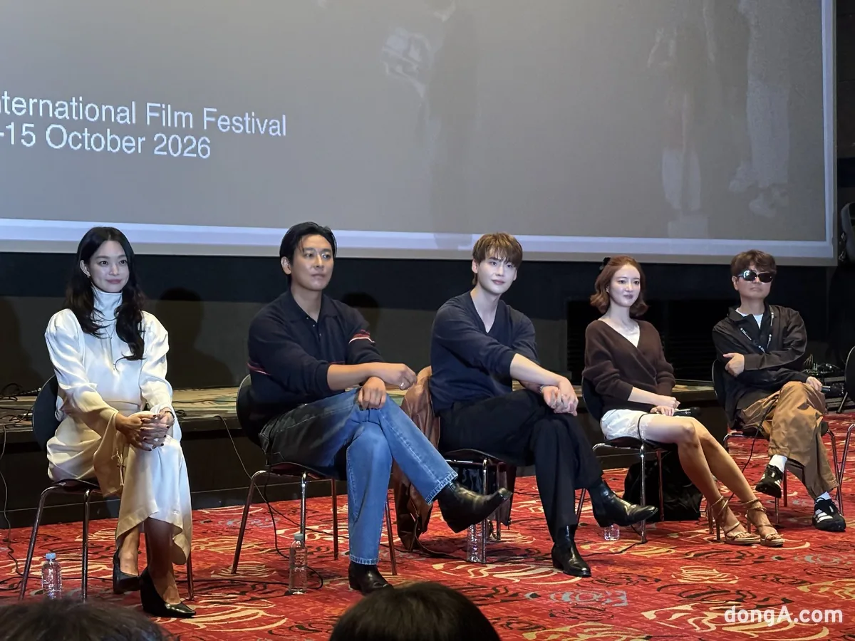 ‘재혼 황후’ 신민아 “황후役 처음…드레스 쉽지 않았다” [31st BIFF]