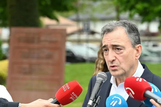 Esteban (PNV) dice que el Gobierno de Sánchez está "desbordado" y no descarta que Marruecos "le esté chantajeando"