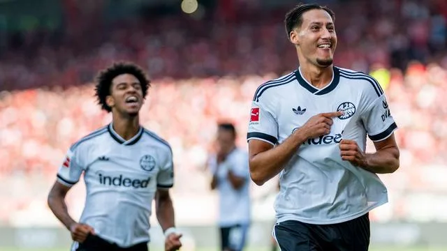 Fußball-Bundesliga: Ebnoutalib beendet die Leidenszeit - Wirbel um Krösche