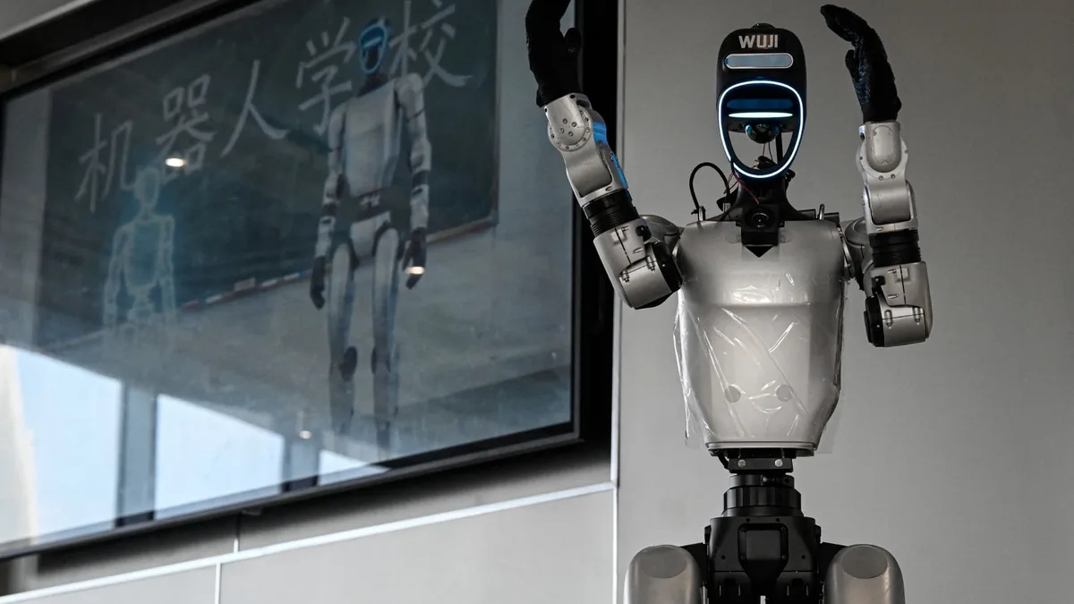 L'excitation monte autour de la robotique chinoise, mais elle est encore loin de tenir toutes ses promesses: à Hangzhou, l'école des robots recherche des débouchés commerciaux pour ses humanoïdes