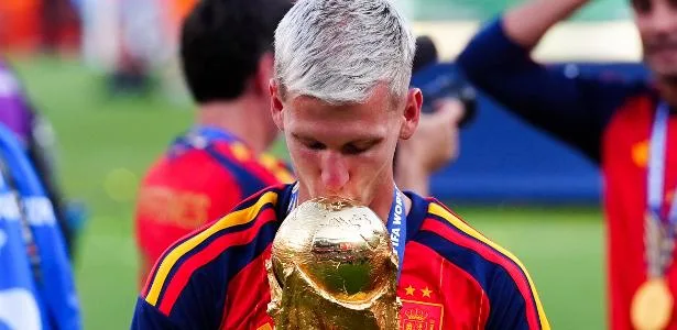 Torcida pressiona, e Barcelona pode cancelar homenagem a campeões do mundo