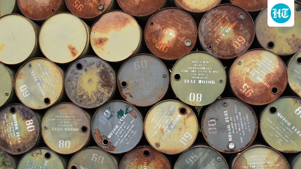Oil prices fall 3% as US shifts to Iran sanctions; brent, WTI drop amid Hormuz risks