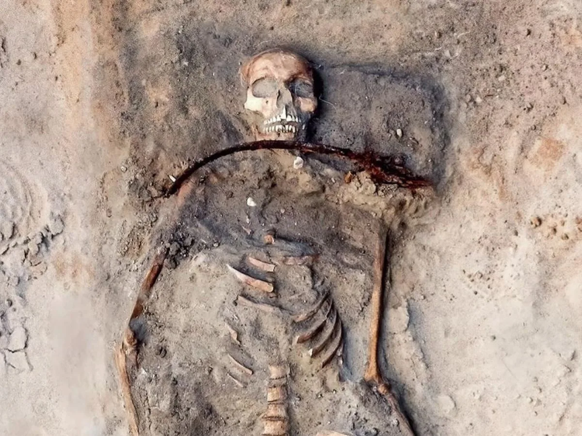 Démon, vampire… la tombe d’une jeune Polonaise intrigue les archéologues