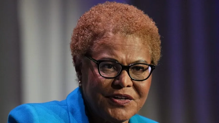 Karen Bass apologizes for Palisades fire during LA mayor debate