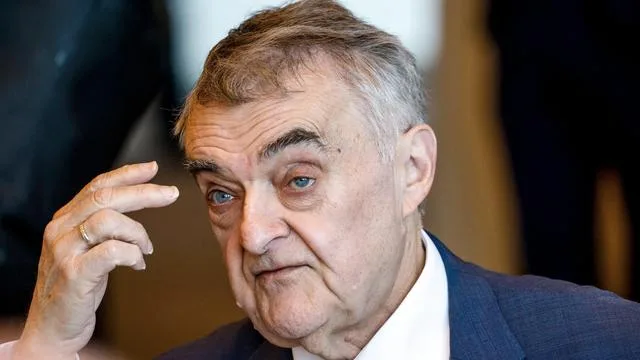 Rhein-Erft-Kreis: NRW-Innenminister Reul zum möglichen Anschlag auf Umspannwerk
