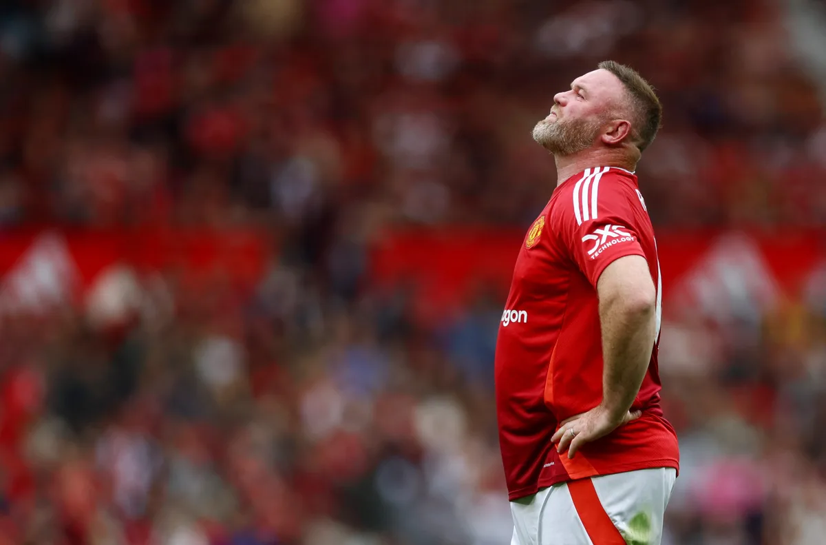 Ídolo do United, Rooney para de beber e negocia participação em reality de sobrevivência na selva