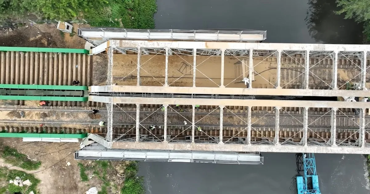Tren Roca: sigue demorada la obra para reabrir el puente que cruza el río Matanza-Riachuelo