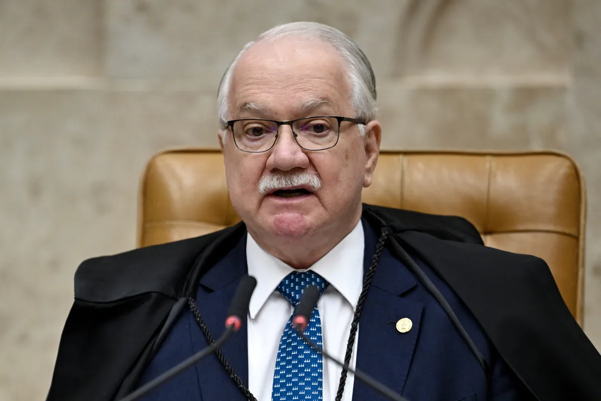 PF responde Fachin sobre informações de celular de Vorcaro