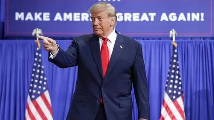 Des millions de barils, un effet incertain sur les prix, l'Ukraine en colère... Quatre questions sur l'accord sur le diesel russe entre Donald Trump et Vladimir Poutine