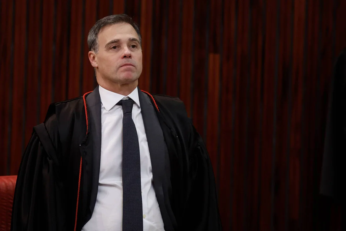 Mendonça rejeita pedido de aliado de Flávio Bolsonaro para barrar reajuste no Bolsa Família
