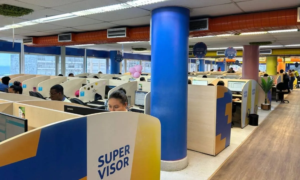 Empresa de telemarketing abre 100 vagas de emprego para pessoas com deficiência