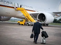 Linke sieht "teures Ärgernis": Hälfte der Regierungsflüge fliegt ohne Passagiere
