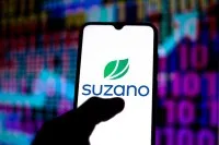 Suzano reforça objetivos em alienação e desalavancagem