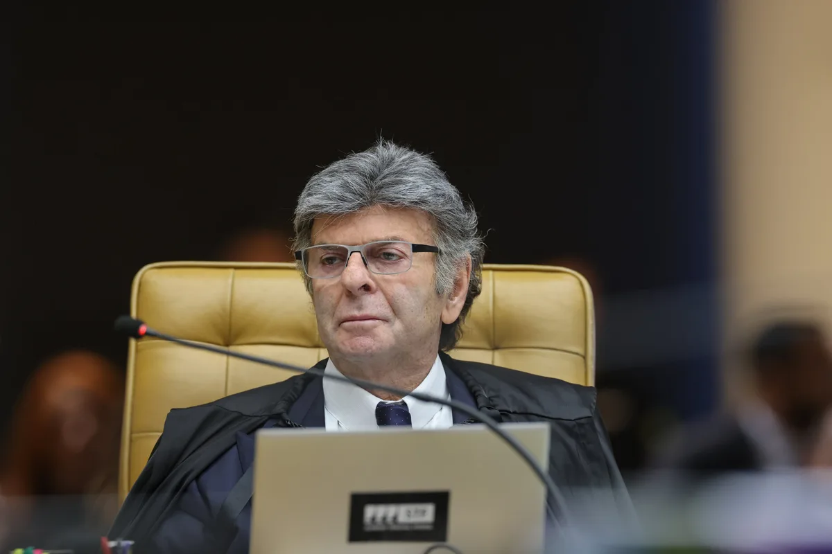 Fux manda Alcolumbre explicar registros de Vorcaro, Lulinha e mulher de Moraes