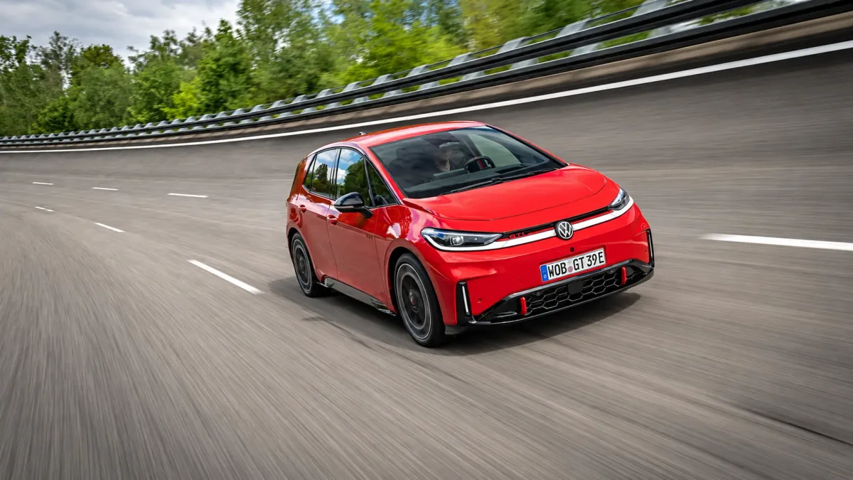 VW ID.3 GTI estreia como o GTI mais potente da história, combina 326 cv, 55,6 kgfm e tração traseira para chegar aos 100 km/h em 5,6 segundos e alcançar 601 km de autonomia