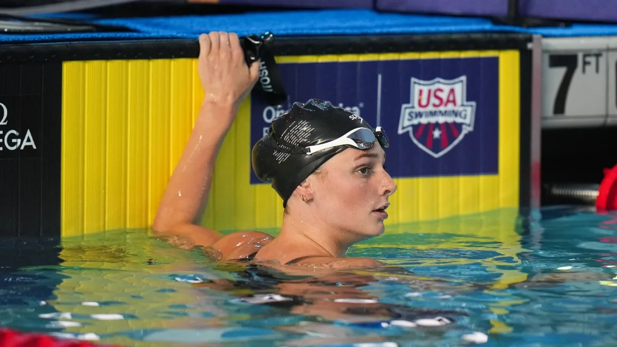 Canadian world record holder McIntosh misses 400m freestyle final at Pan Pacifics