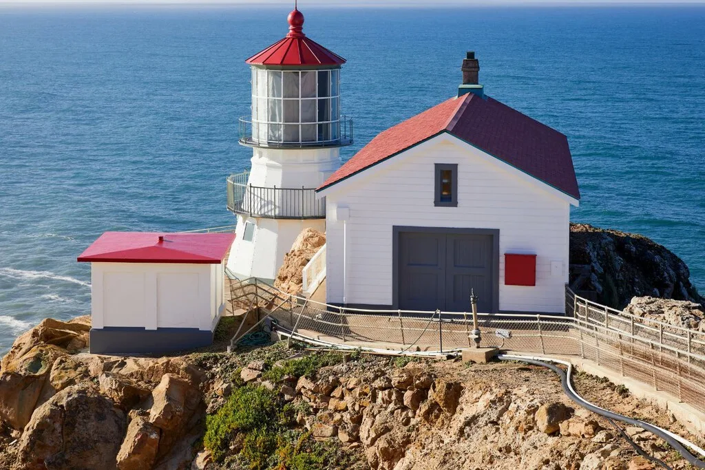 Este faro de California ofreció alojamiento gratis a cambio de cuidar el lugar: 313 escalones, mucho frío y hasta posibilidad de ratones
