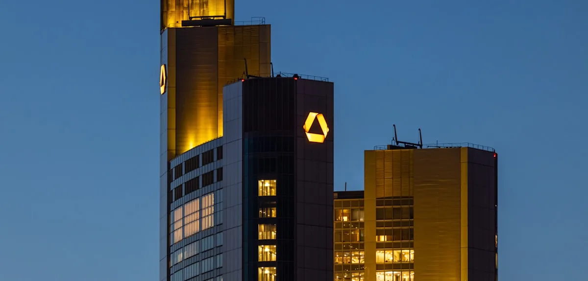 Misstrauen in Berlin – jetzt offenbaren sich die offenen Fragen in der Causa Commerzbank