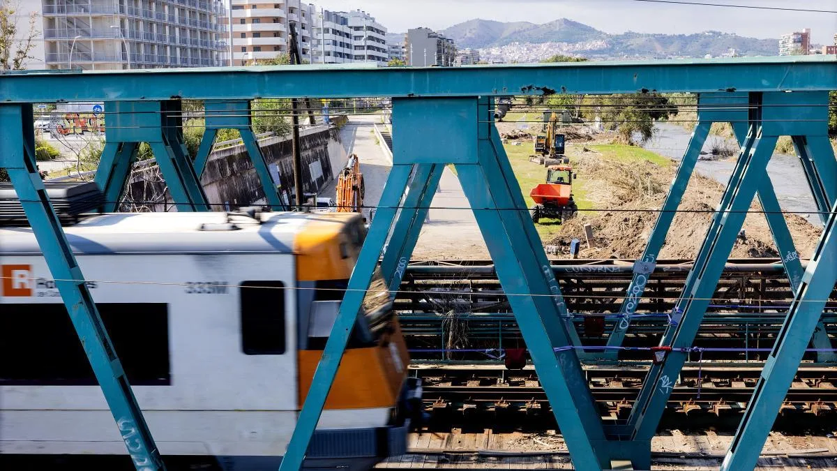 Los maquinistas de Renfe convocan huelga por la falta de protocolos ante las alertas meteorológicas