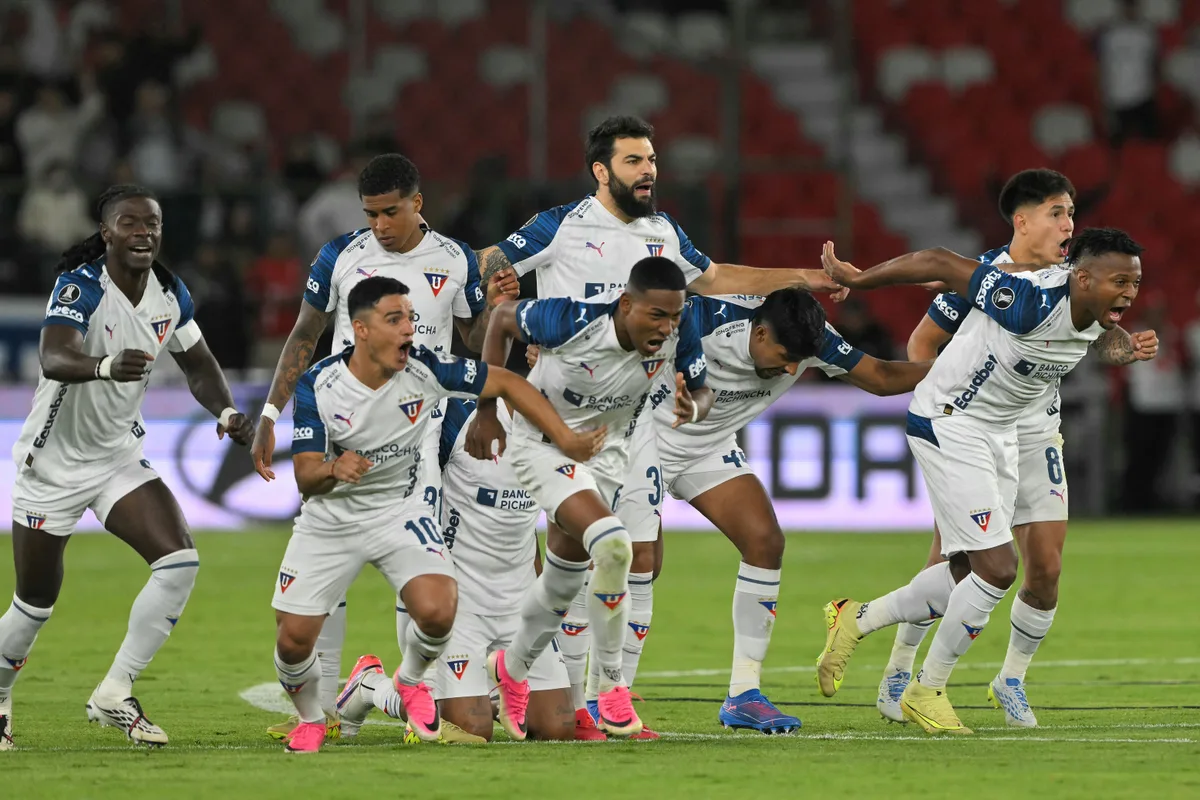 Ex-CRB, zagueiro Luís Segovia vai disputar as quartas da Libertadores contra o Palmeiras