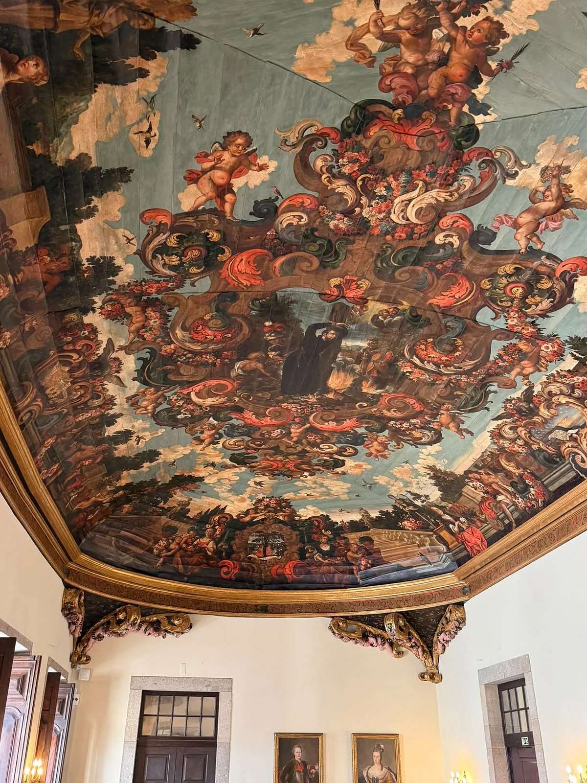 A cor volta a brilhar no Museu dos Biscainhos. Salão Nobre reabre após restauro do teto de mais de 300 anos