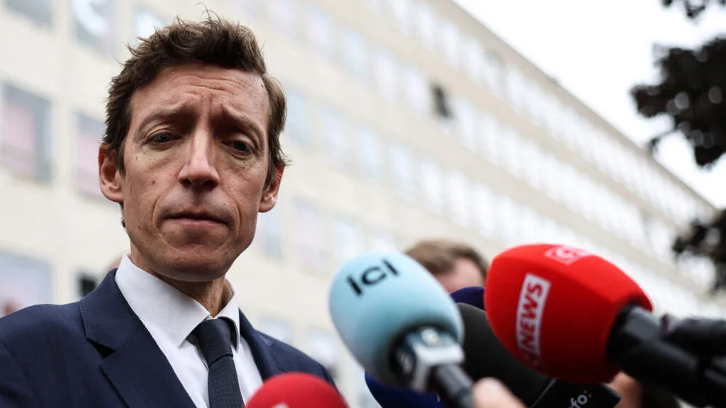En direct : "Une décrue par rapport aux semaines précédentes", juge le ministre de l'Éducation