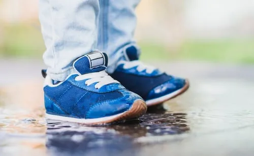 Lluvias en CDMX: ¿Cómo hacer que los tenis mojados se sequen más rápido?; descubre el truco