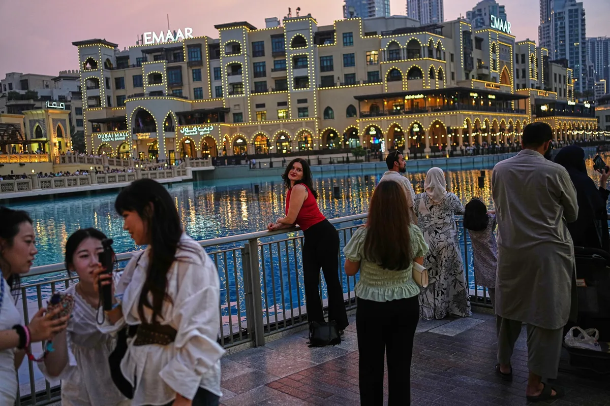 관광·물류 타격에도 일상은 그대로… 전쟁 견디는 UAE 경제