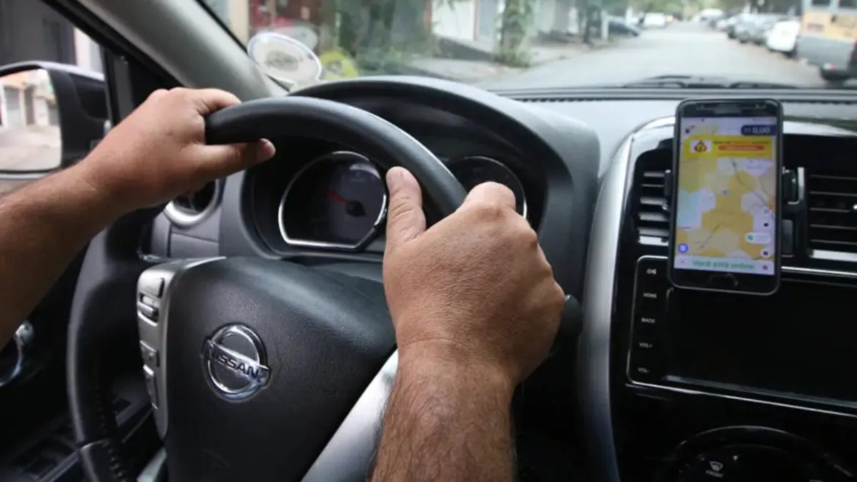 MPT processa Uber e pede R$ 321 milhões por taxa cobrada de motoristas