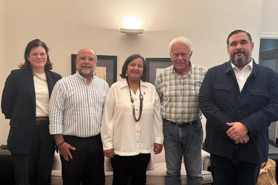 Oposición conversó con Felipe González «sobre el proceso de diálogo» y sus desafíos