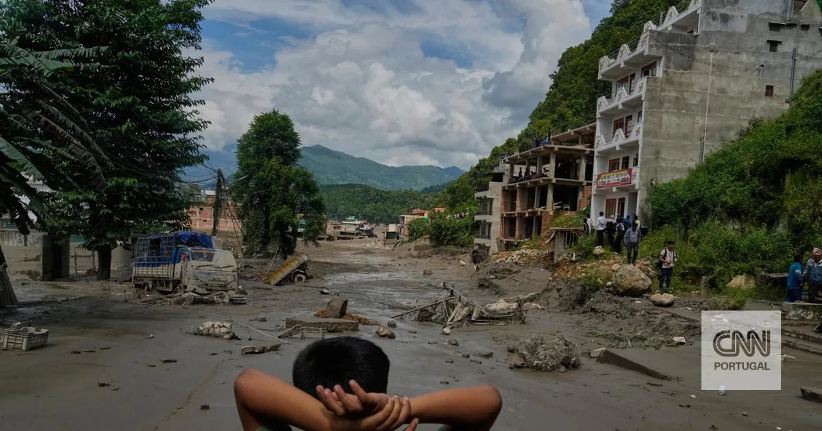 Nepal: mais de 950 mortos e perto de 4.500 desaparecidos