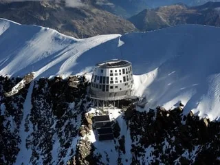 Les chutes de pierres perturbent l’accès au Mont-Blanc