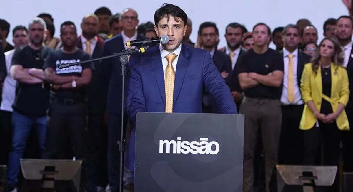 Missão reconhece falhas no sistema e pede investigação sobre filiação de Flávio Bolsonaro ao partido