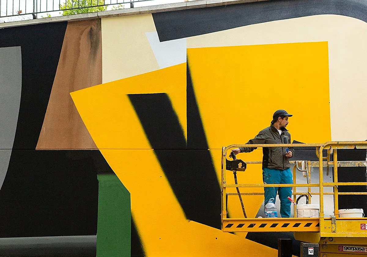 El Gil-Albert retoma el ciclo de arte urbano con Roice 183, Krisztina Molnar y Chokone