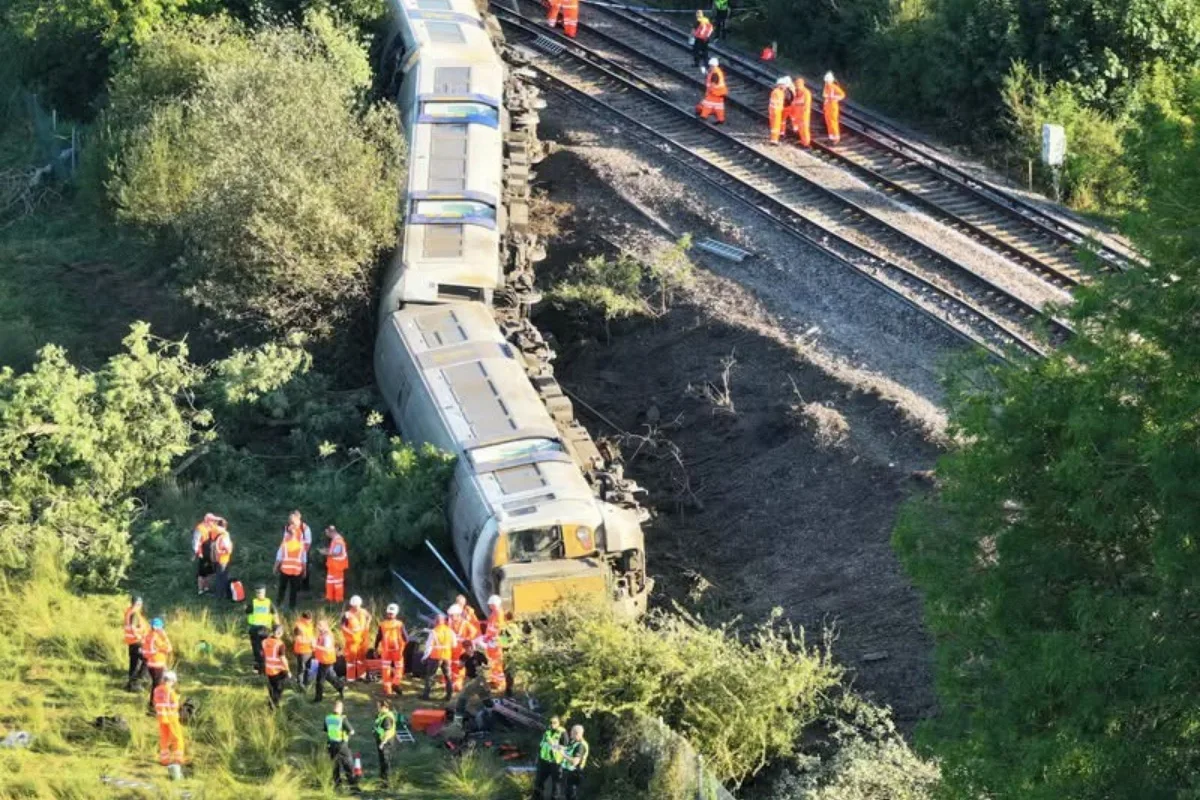 Trem descarrila na Inglaterra e deixa 20 feridos: "Aterrorizante"