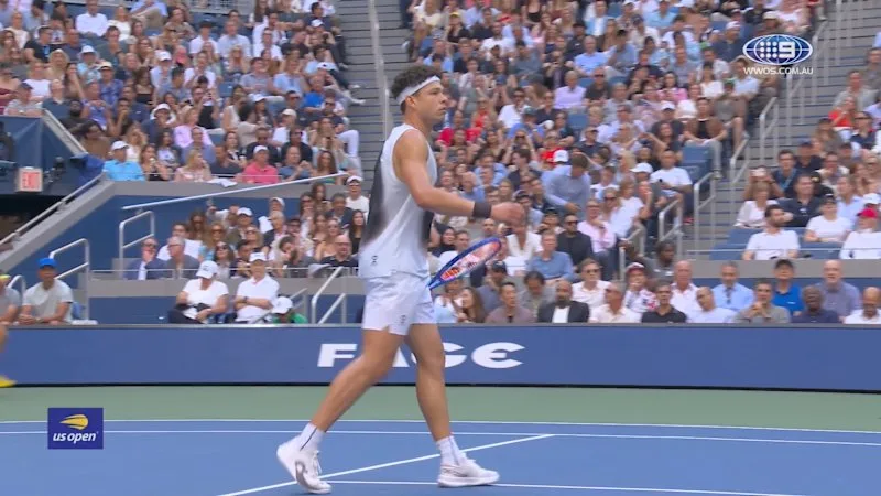 Shelton double gifts Zverev first set