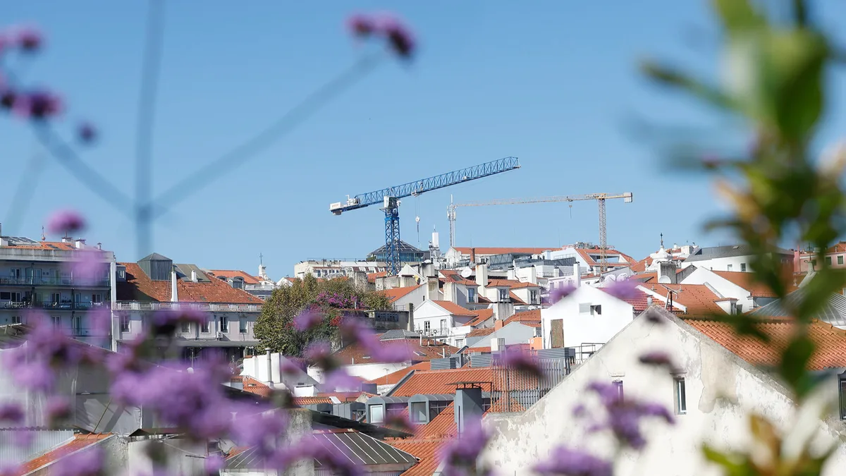 Licenciamento de casas novas acelera 10,8% no segundo trimestre