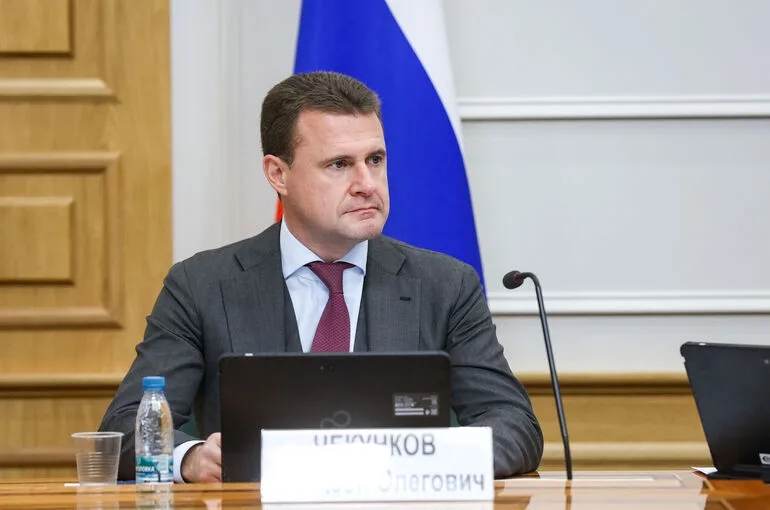 Чекунков: Пассажиры «Профессора Молчанова» на Шпицбергене находятся в безопасности