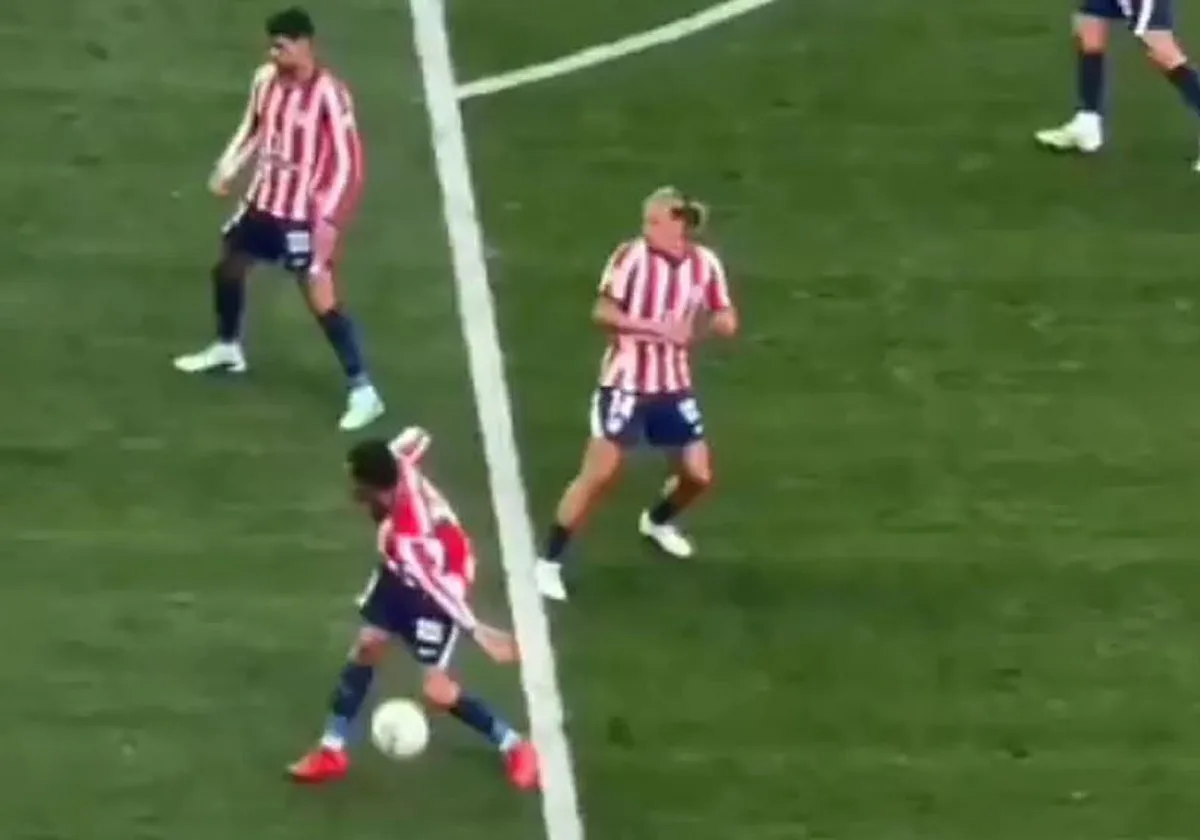 El penalti que la tele no enseñó y echa más leña al fuego del derbi