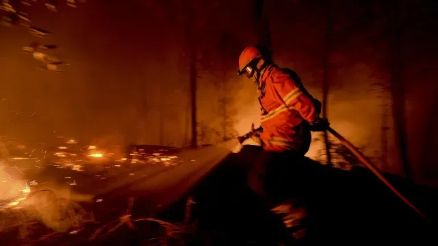 Fogo em Vila Verde combatido por 140 operacionais e quatro meios aéreos
