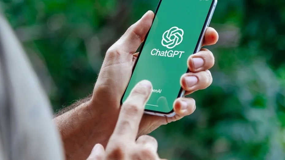 Lernhilfe statt Hausaufgaben-Automat? OpenAI startet ChatGPT für Jugendliche