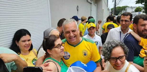 Justiça manda senadora pagar R$ 50 mil por acusar vice de Flávio de estupro