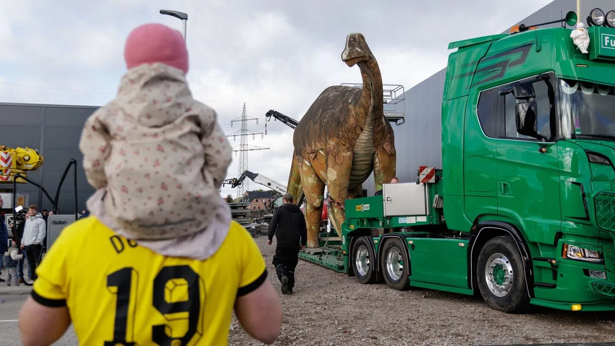 Von Bad Essen nach Damme: Tonnenschwere Dinosaurier-Lady zieht um