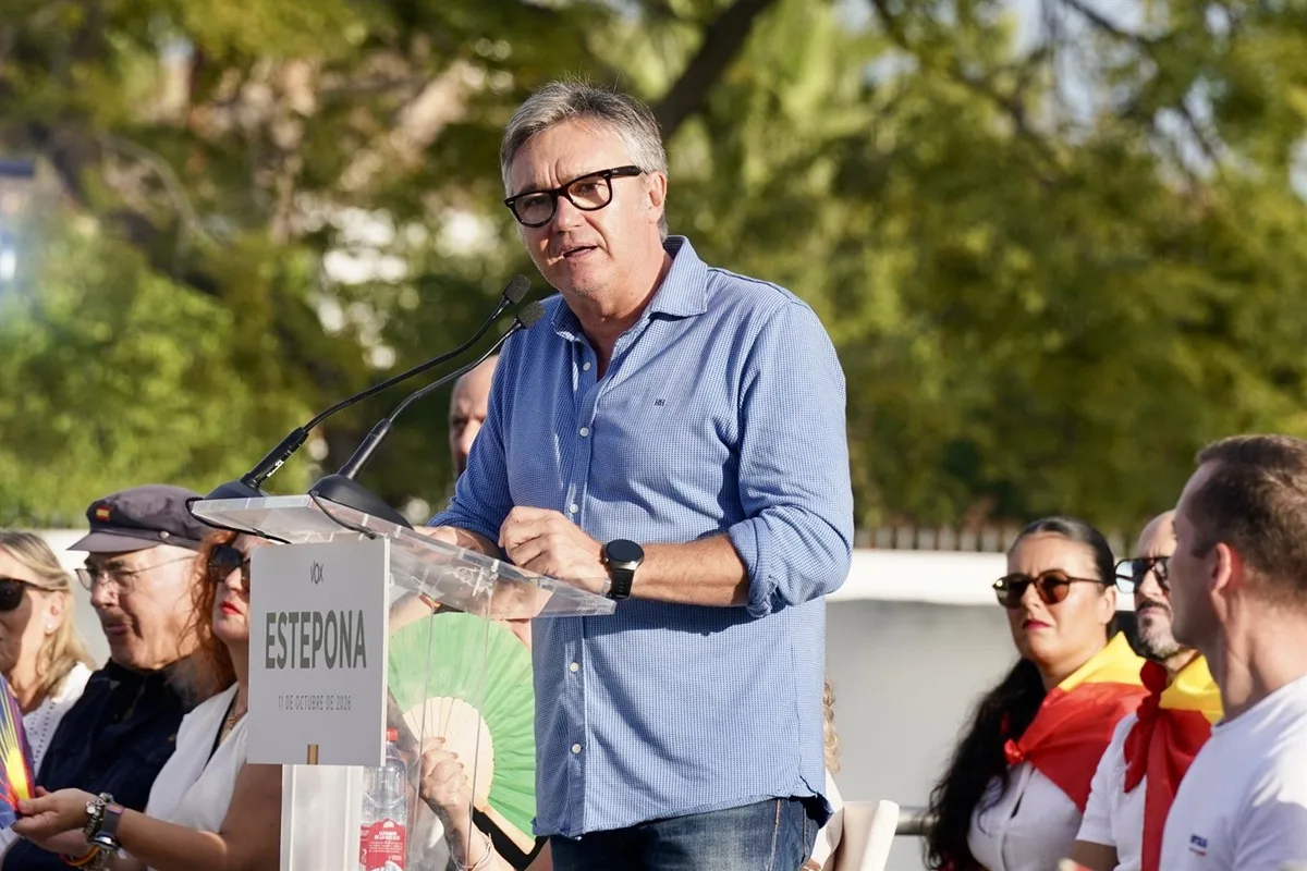 Gavira acusa a Mª Jesús Montero de vender edificios del SAS a fondos buitre: "Los carroñeros y ladrones son ellos"