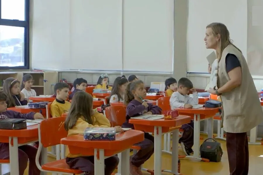 Até 30, o número de alunos por sala não mexe com a qualidade do ensino. De certeza, senhor ministro?