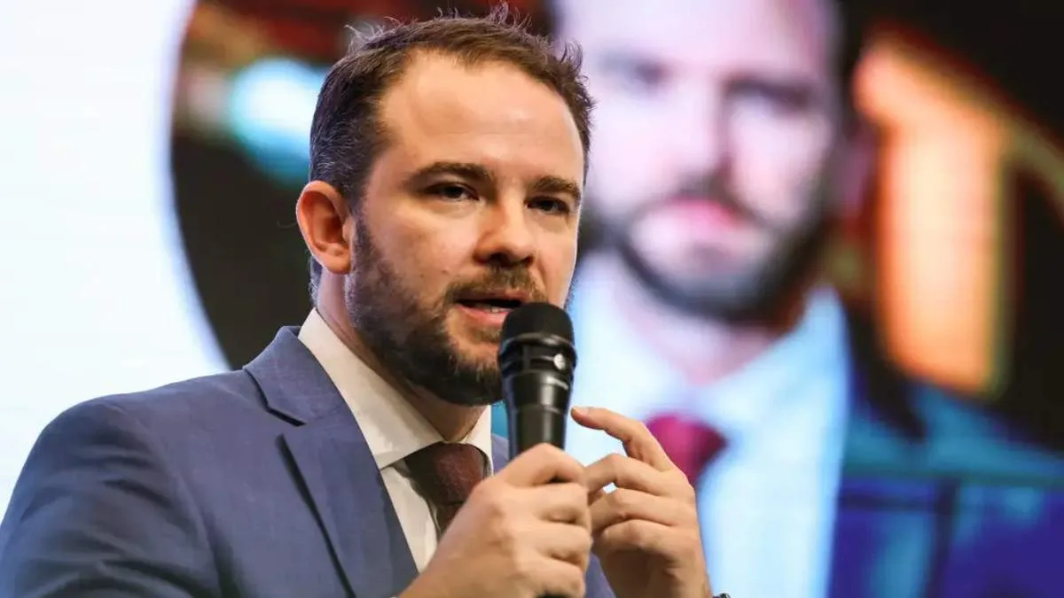 Governo Lula está comprometido com as contas públicas e não tolerará irresponsabilidade fiscal, diz ministro da Fazenda