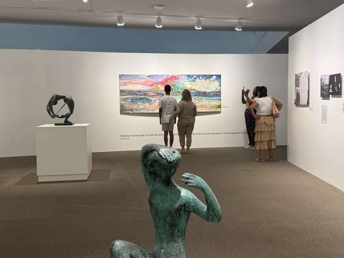 Exposição no Museu Nacional mostra outro lado da construção de Brasília; veja imagens