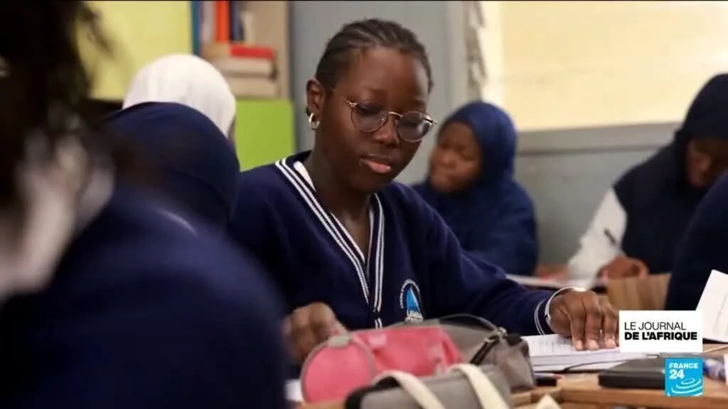 Sénégal : à Gorée, immersion dans le très sélectif lycée Mariama Bâ